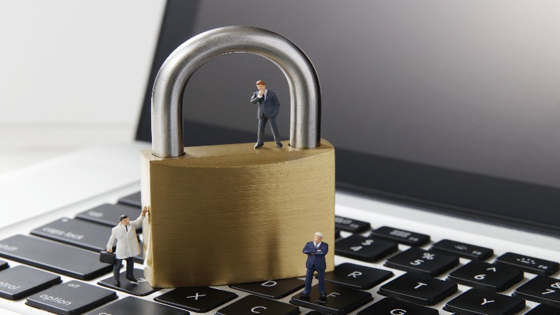 社員のセキュリティ教育に。 NISC「インターネットの安全・安心ハンドブック」 （4/20更新）
