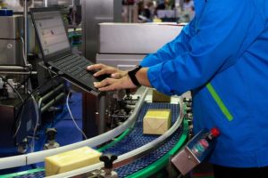 製造業におけるデジタル化とは？<br>企業力強化に効く8つのデジタル活用場面