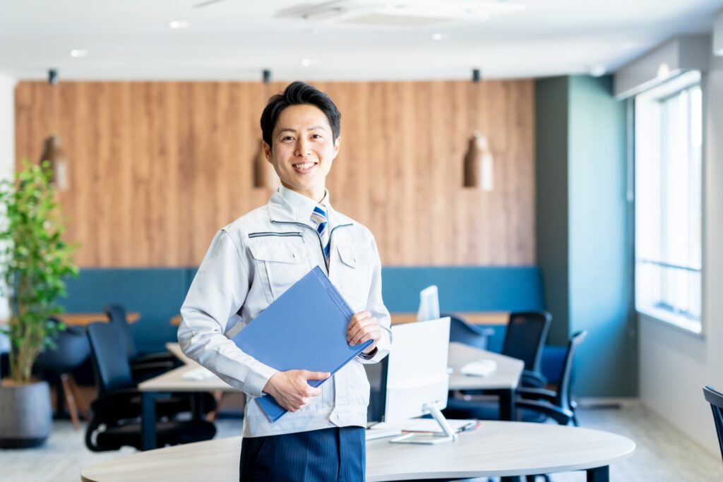 購買と調達の違いとは？業務内容、仕入先の評価基準まで解説