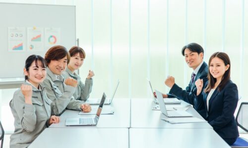 製造現場を変革する工場DXとは？最新トレンドと市場動向