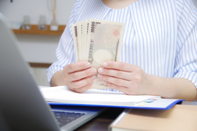 売掛金・買掛金の違いや適正なバランス比率、相殺方法をわかりやすく解説