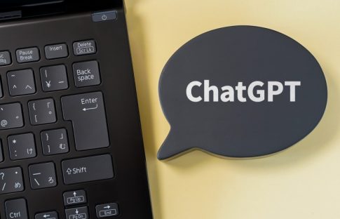 ChatGPTは情報漏えいのリスクがある？セキュリティ対策や安全なAI活用法を解説